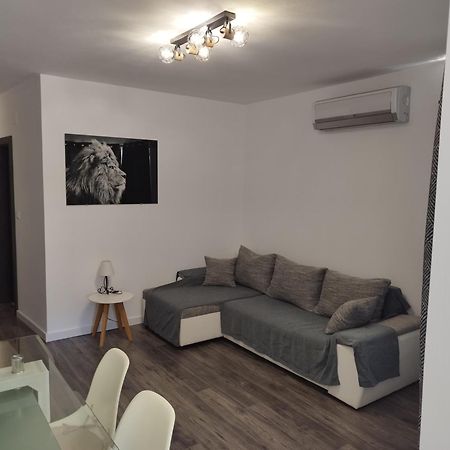 Apartments Dora 2 บาร์บินเย ภายนอก รูปภาพ